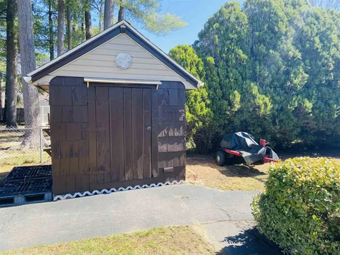 28 Damon Avenue Nashua NH 03064