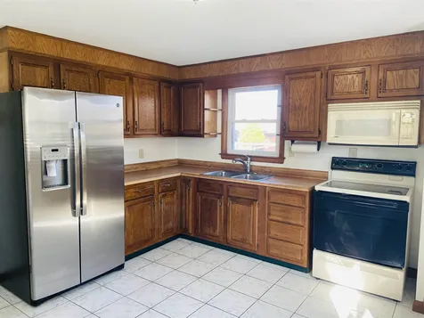 28 Damon Avenue Nashua NH 03064