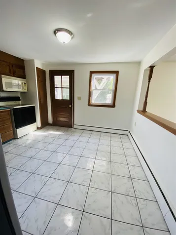 28 Damon Avenue Nashua NH 03064