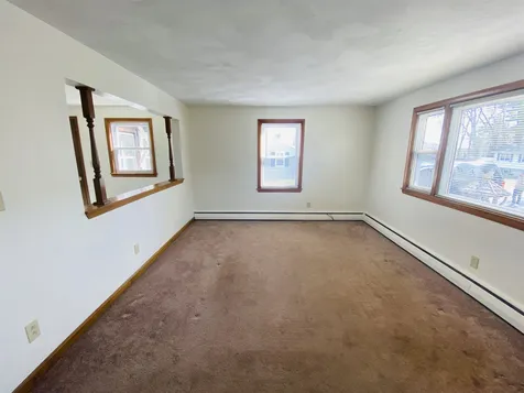 28 Damon Avenue Nashua NH 03064