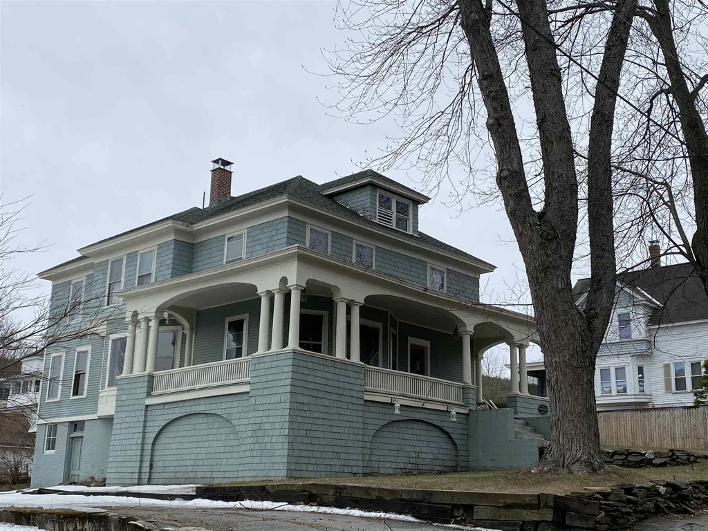 20 Highland Avenue Claremont NH 03743