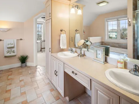 11 Pinnacle Drive South Burlington VT 05403