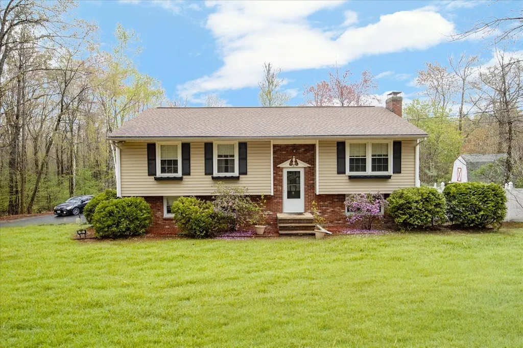 15 Thornell Road Newton NH 03858