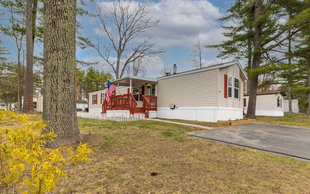 99 Colonial Village Somersworth NH 03878
