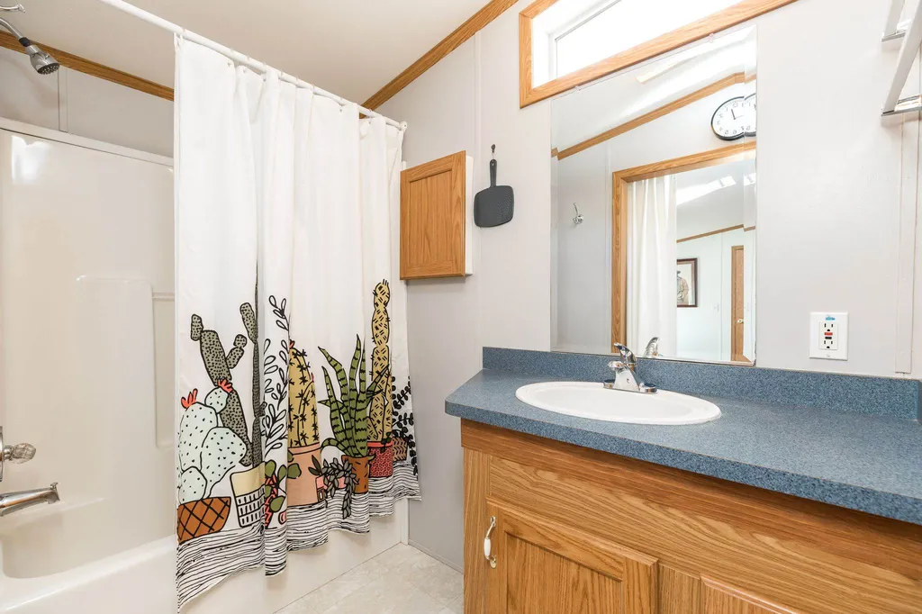 99 Colonial Village Somersworth NH 03878