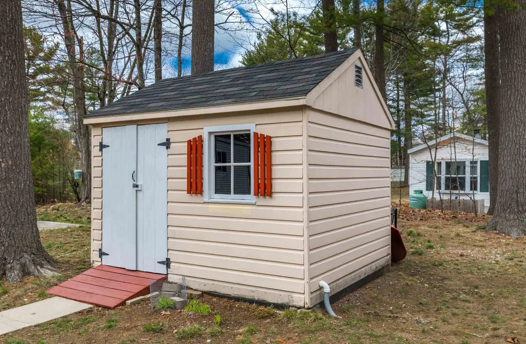 99 Colonial Village Somersworth NH 03878