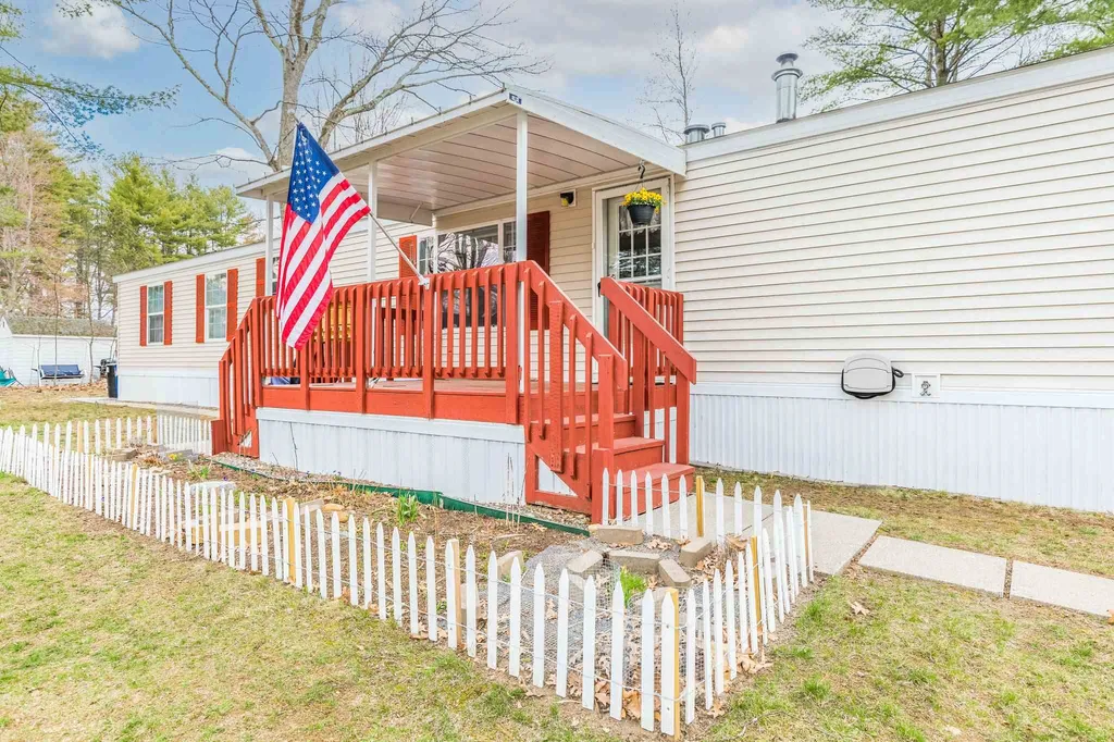 99 Colonial Village Somersworth NH 03878