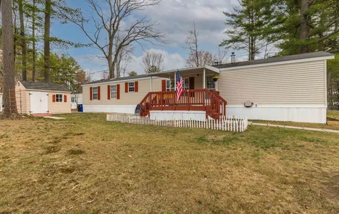 99 Colonial Village Somersworth NH 03878