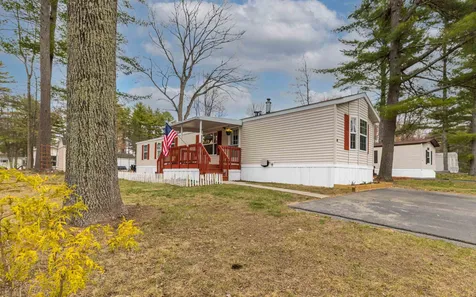 99 Colonial Village Somersworth NH 03878