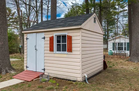 99 Colonial Village Somersworth NH 03878