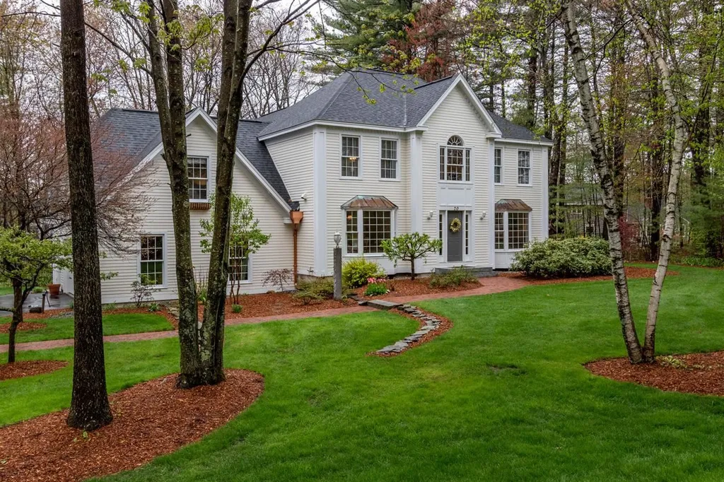 20 Oakmont Drive Concord NH 03301