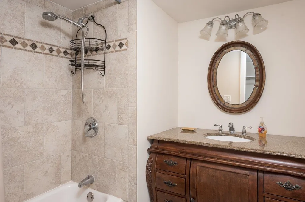 6 Pecan Street Exeter NH 03833