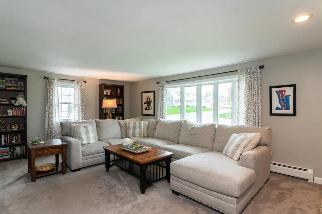 14 Shady Hill Road Nashua NH 03063