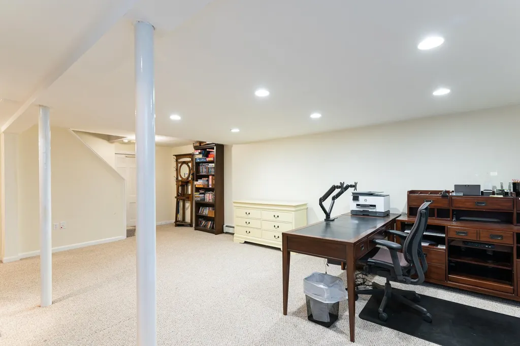 14 Shady Hill Road Nashua NH 03063