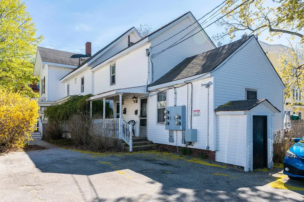 142 Lowell Street Manchester NH 03104