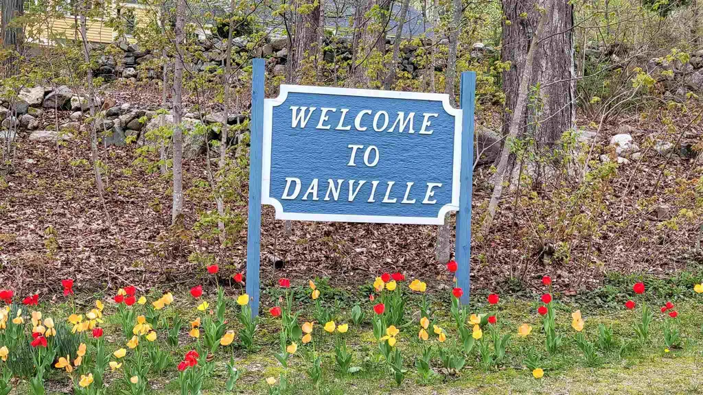 30 Sanborn Street Danville NH 03819