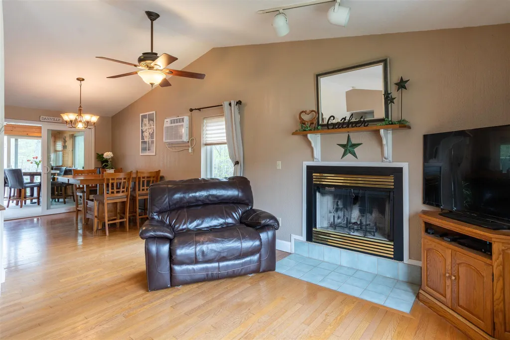 30 Sanborn Street Danville NH 03819