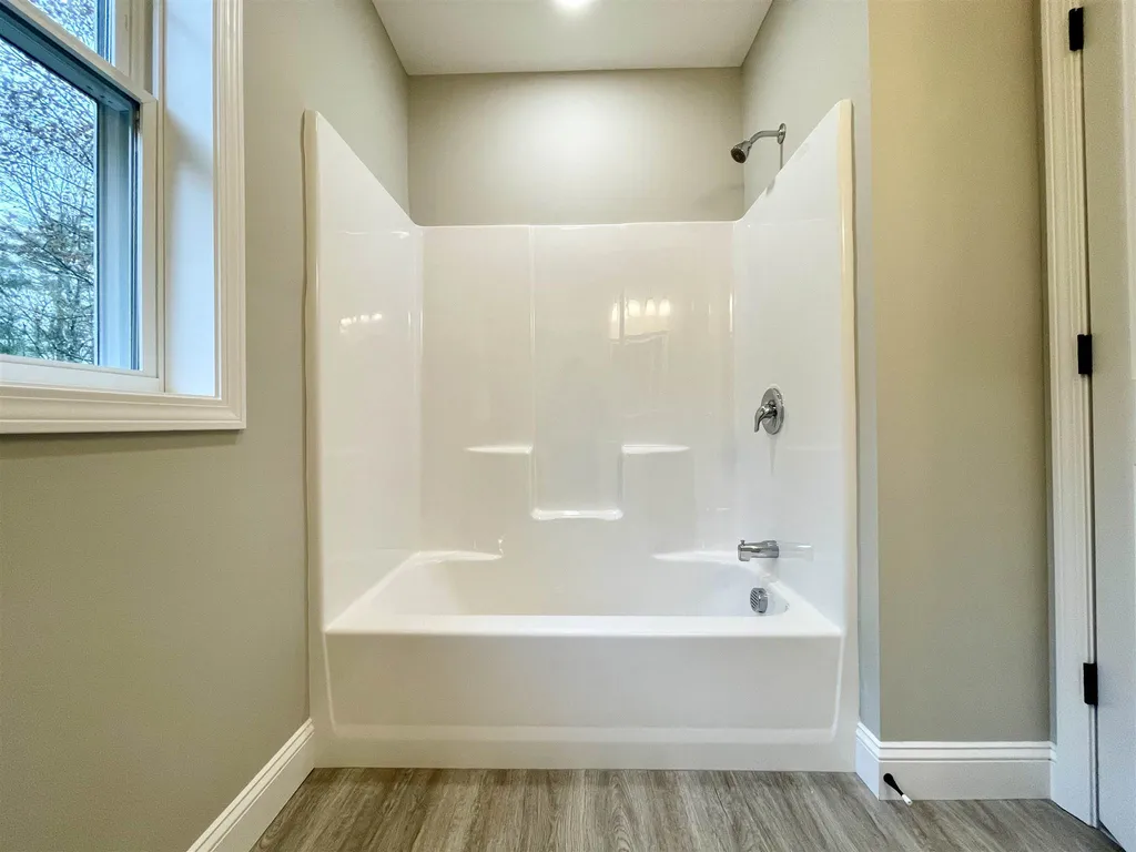 77 Jonathan Avenue Rochester NH 03839