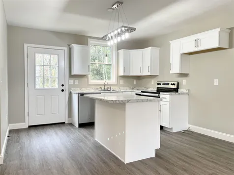 77 Jonathan Avenue Rochester NH 03839