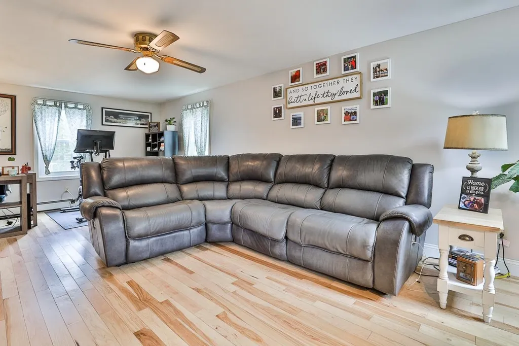 11 Merrill Lane Fremont NH 03044