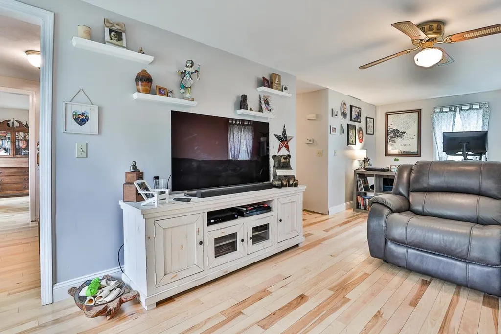 11 Merrill Lane Fremont NH 03044
