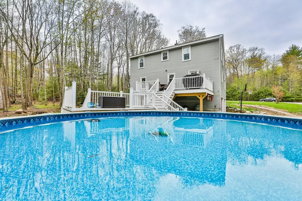 11 Merrill Lane Fremont NH 03044