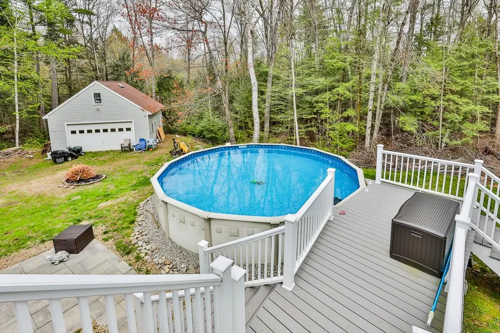 11 Merrill Lane Fremont NH 03044