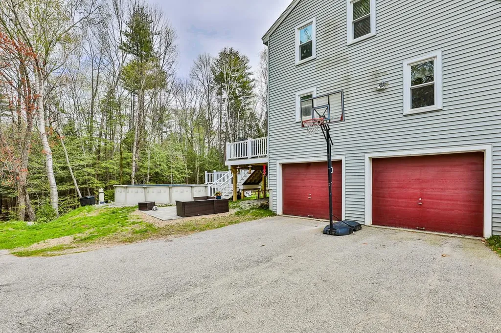 11 Merrill Lane Fremont NH 03044