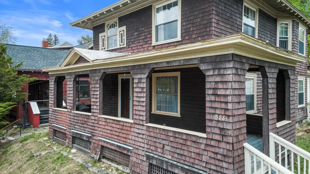 588 Hanover Street Manchester NH 03104