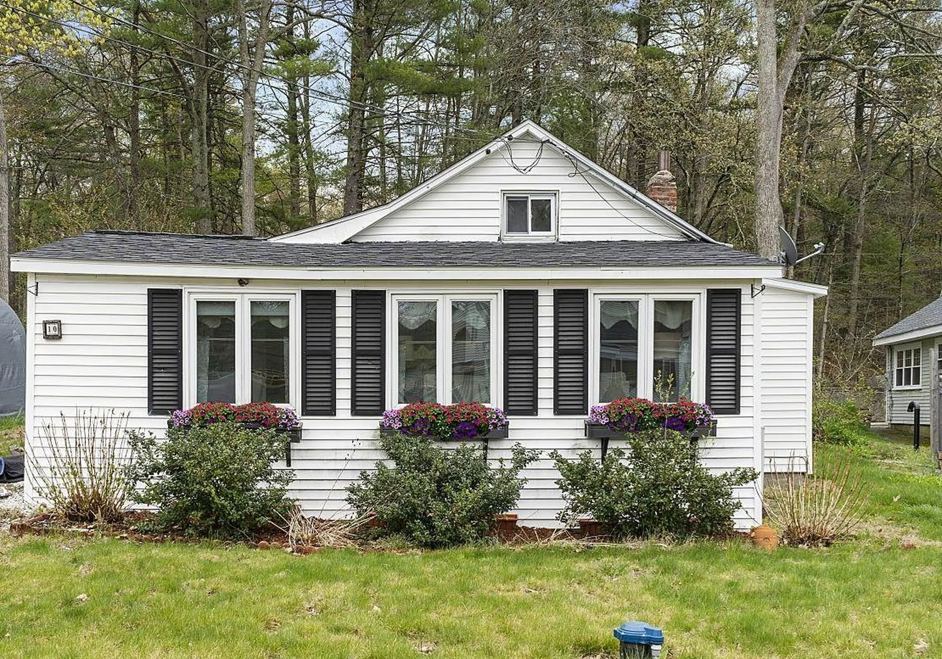 10 Dennison Avenue Salem NH 03079