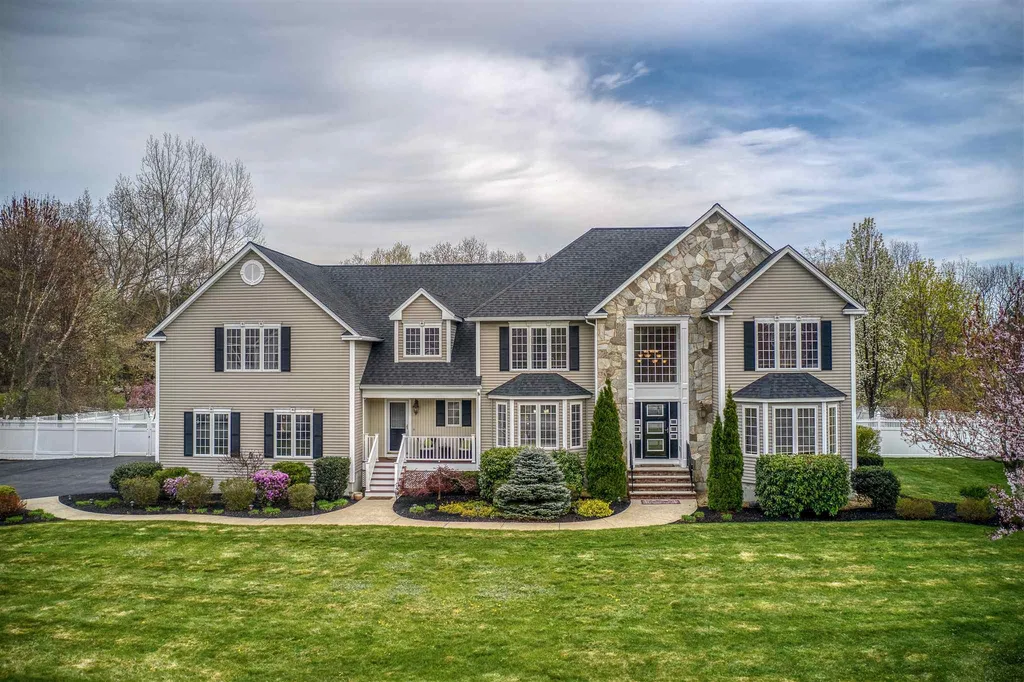 12 Carr Hill Road Windham NH 03087