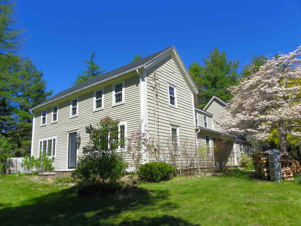 46 Jewell Street South Hampton NH 03827