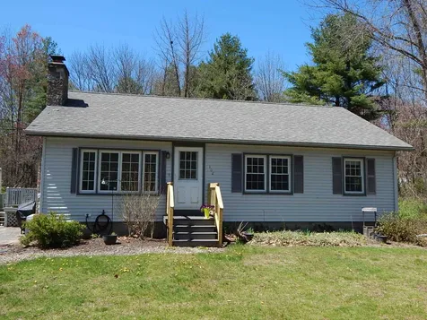 102 Brookdale Road Salem NH 03079