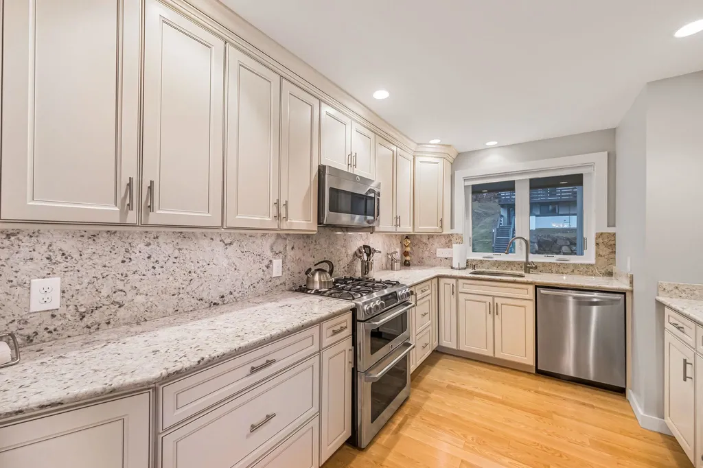 24 Bridgeview Road Lincoln NH 03251