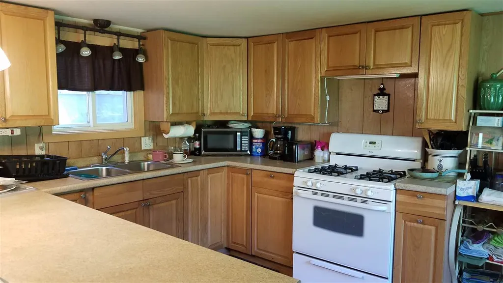 485 Height Of Land Road Grafton NH 03240