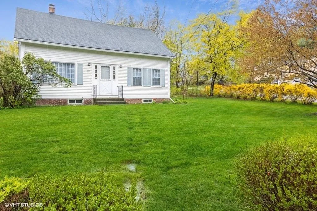 260 Island Pond Road Manchester NH 03109
