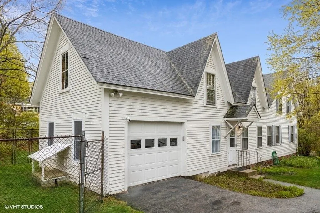 260 Island Pond Road Manchester NH 03109