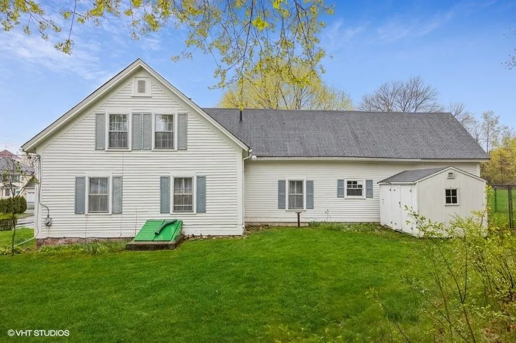 260 Island Pond Road Manchester NH 03109