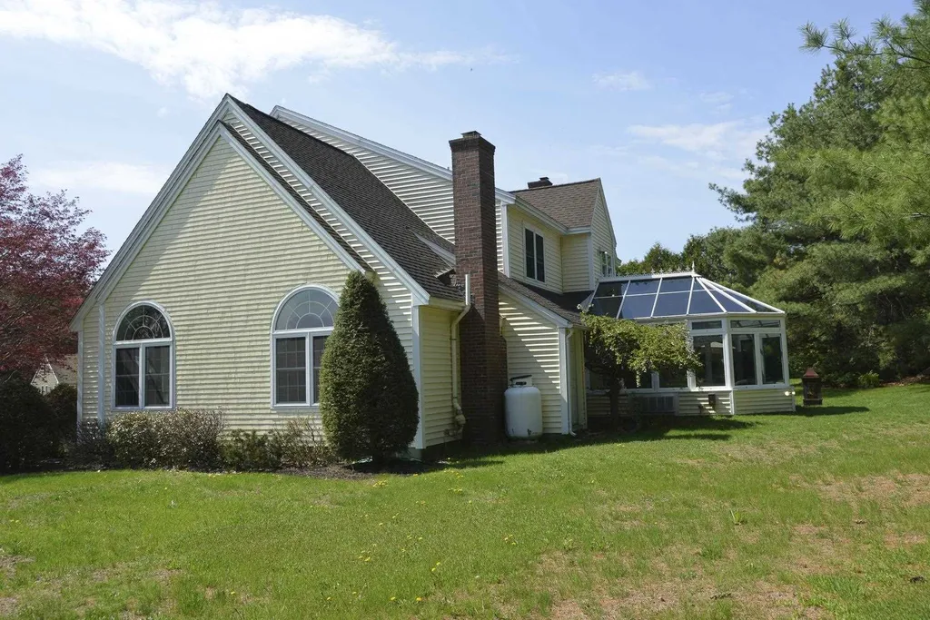 3 Hillcrest Drive Hampton Falls NH 03844
