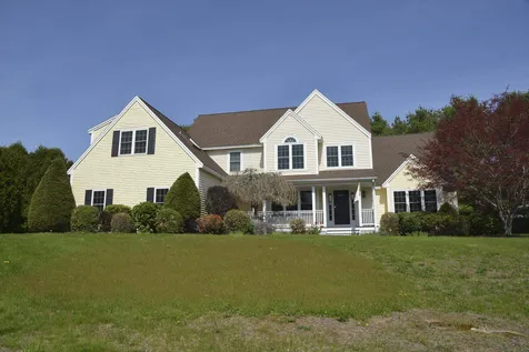 3 Hillcrest Drive Hampton Falls NH 03844
