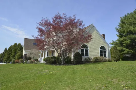 3 Hillcrest Drive Hampton Falls NH 03844