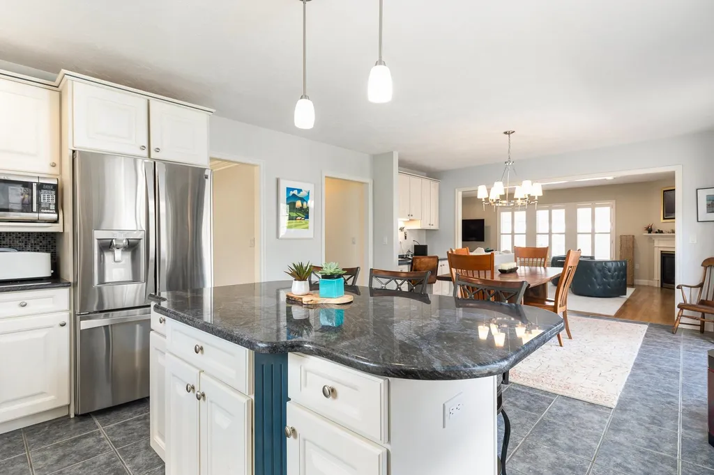 6 Dearborn Brook Circle Exeter NH 03833