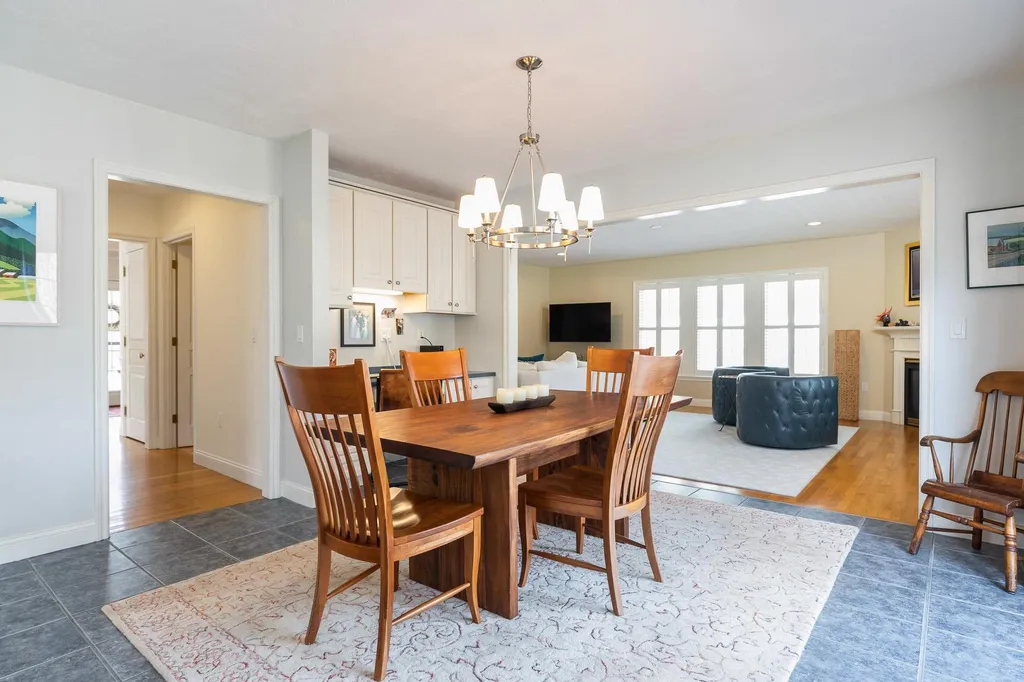 6 Dearborn Brook Circle Exeter NH 03833