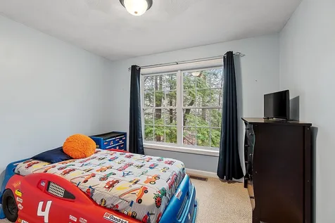 47 Old Woods Road Northwood NH 03261