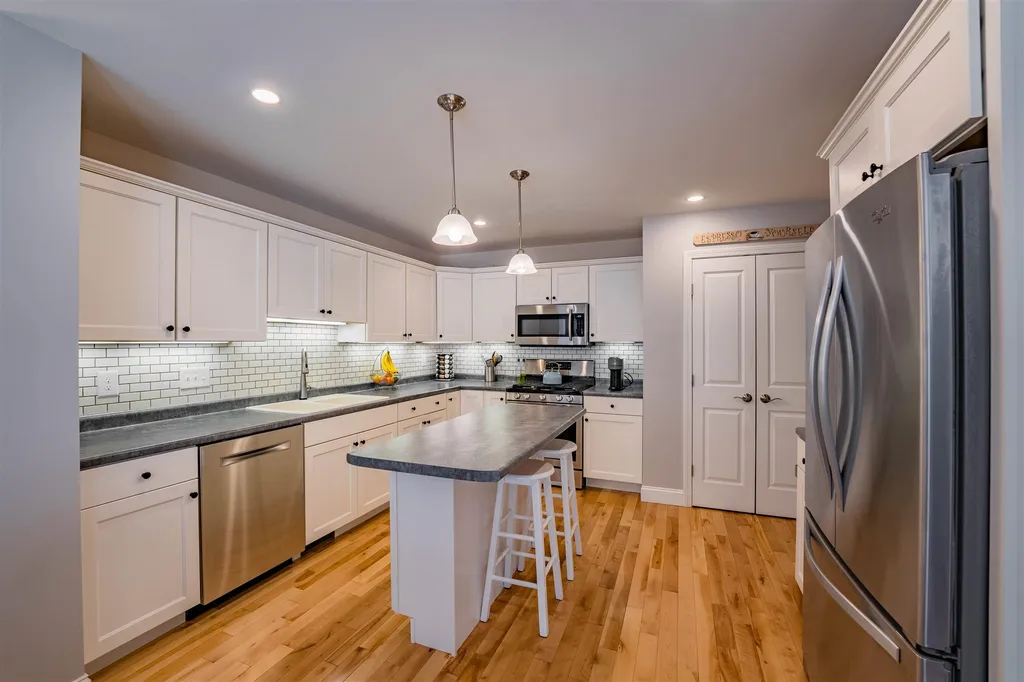 82 Brooke Lane Colchester VT 05446