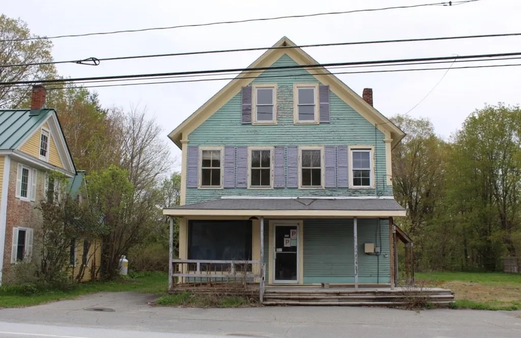 2069 Vt Route 106 Weathersfield VT 05151