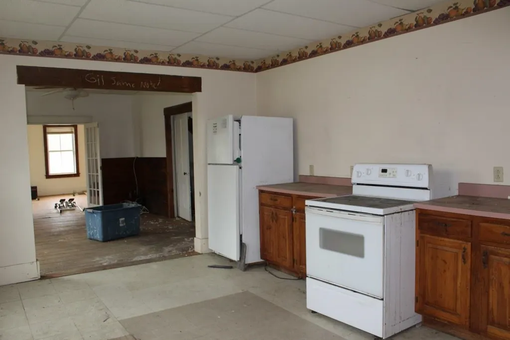 2069 Vt Route 106 Weathersfield VT 05151