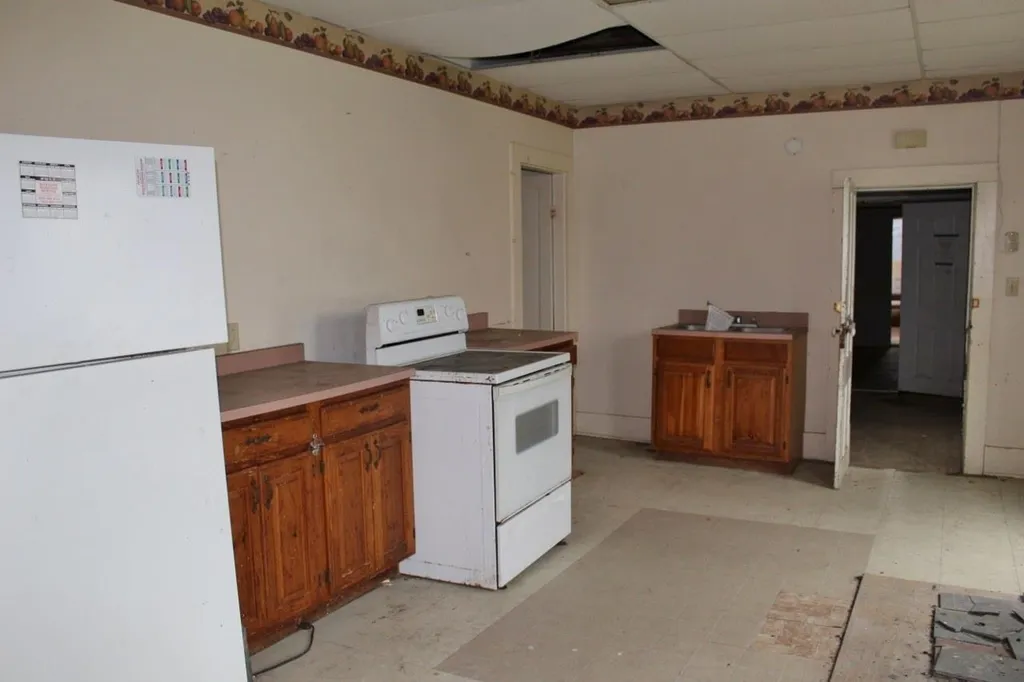 2069 Vt Route 106 Weathersfield VT 05151
