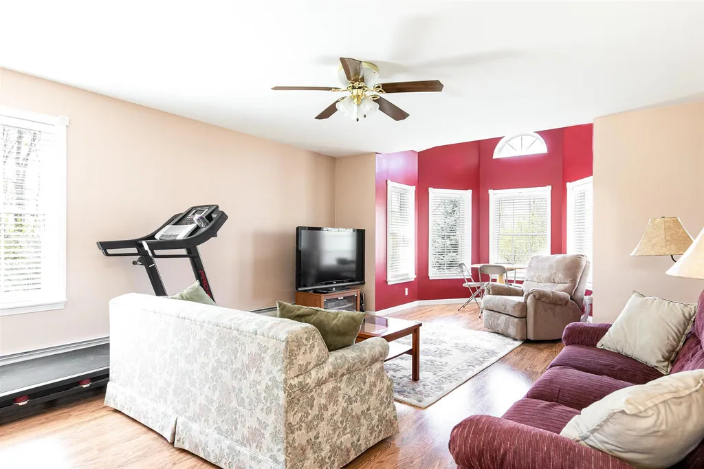 35 Robert Newton Road Georgia VT 05478