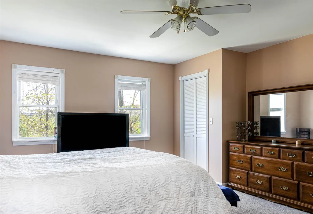 35 Robert Newton Road Georgia VT 05478